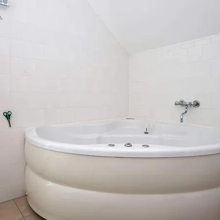 Сasa de vacaciones 4 Star In *